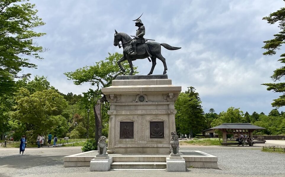 伊達政宗騎馬像